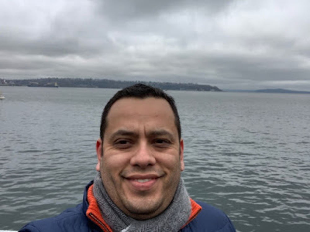 Meet your Posher, Luis